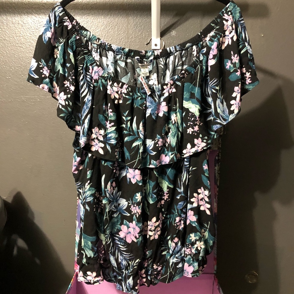American eagle NWT Off the shoulder shirt